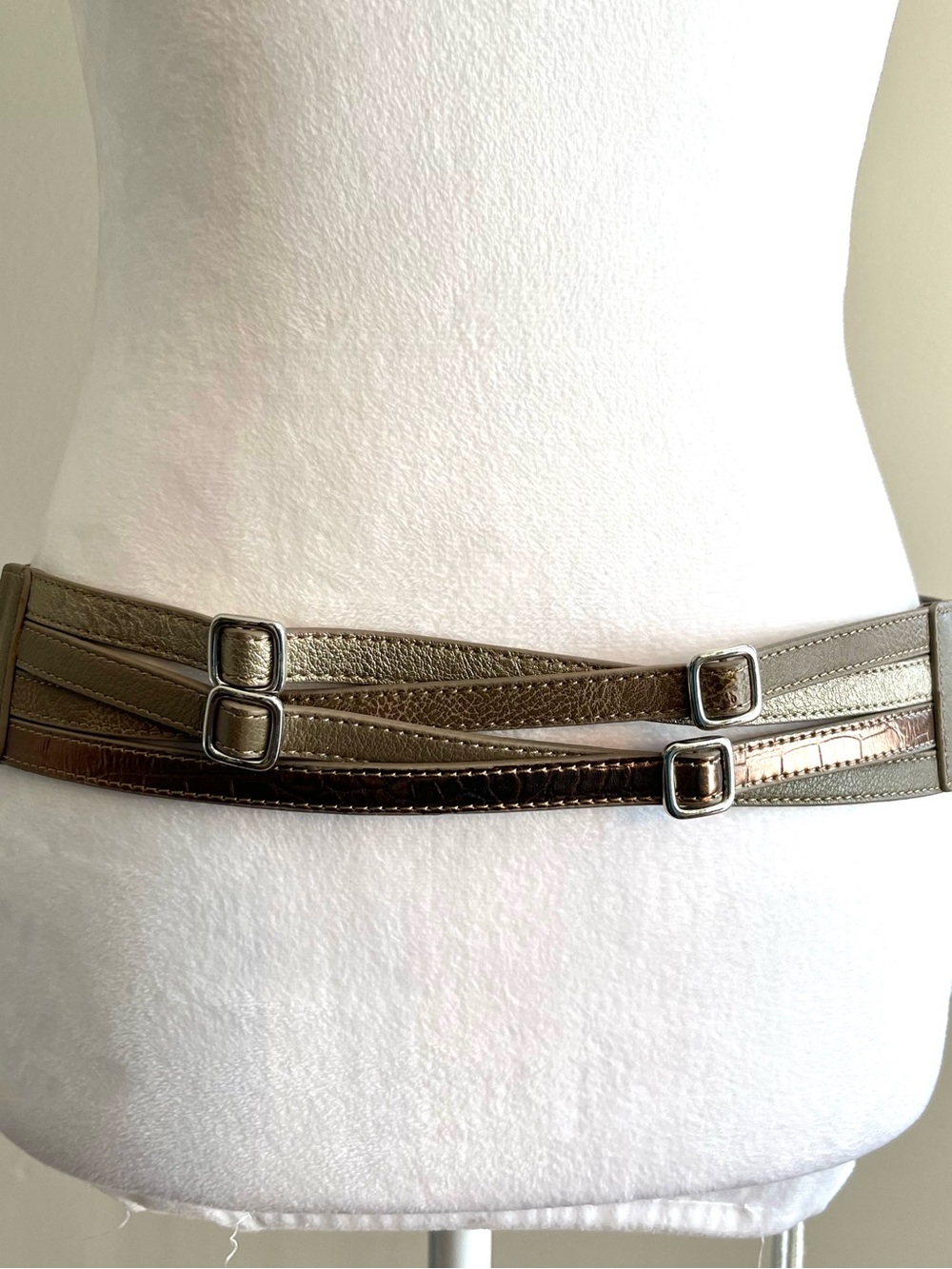 NWT New York & Company Metallic Multi-Strap Metallic Waist Belt